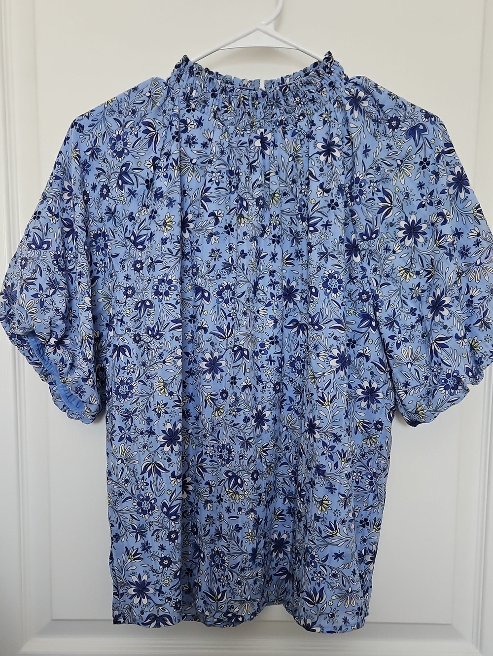 LOFT Light Blue Floral Puff-Sleeve Blouse, Small